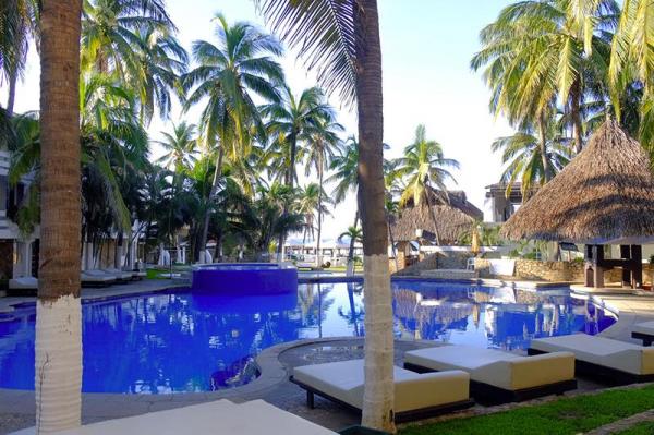 Canadian Resorts Acapulco Diamante | Skipper's Club